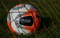 Scandalo in Premier League, due calciatori arrestati con l’accusa di stupro: polizia nel centro d’allenamento