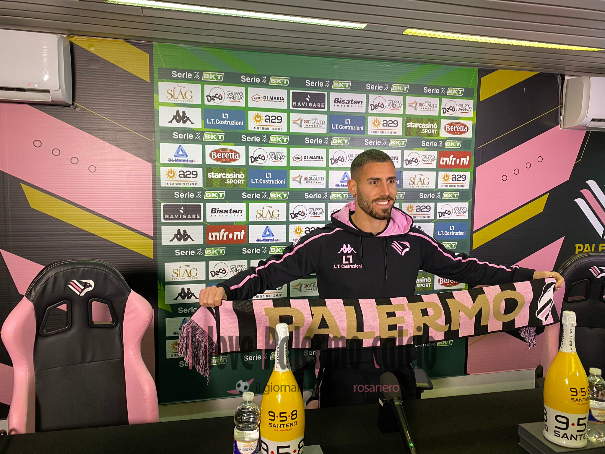 15719d09-b6f7-4289-9375-8b925ef7417d