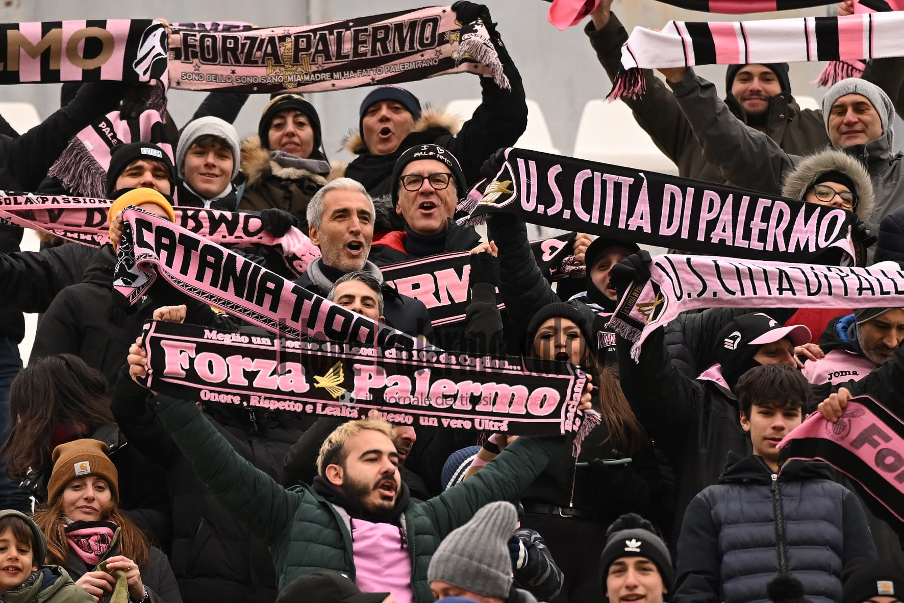 1b6889fe-5ebd-463f-8032-f841fd864795