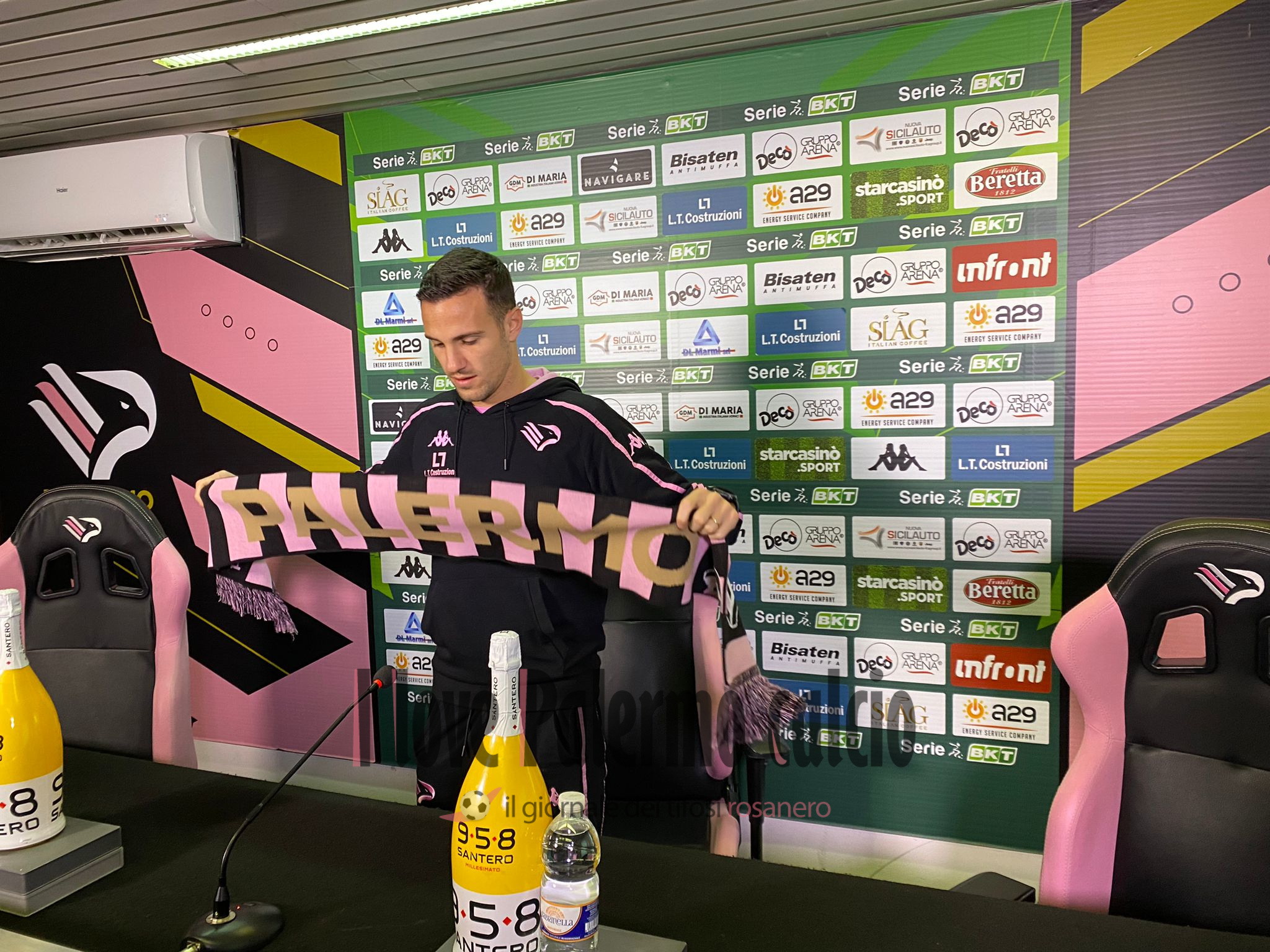 33f2fdfd-fd2b-4926-875b-636517617ea2