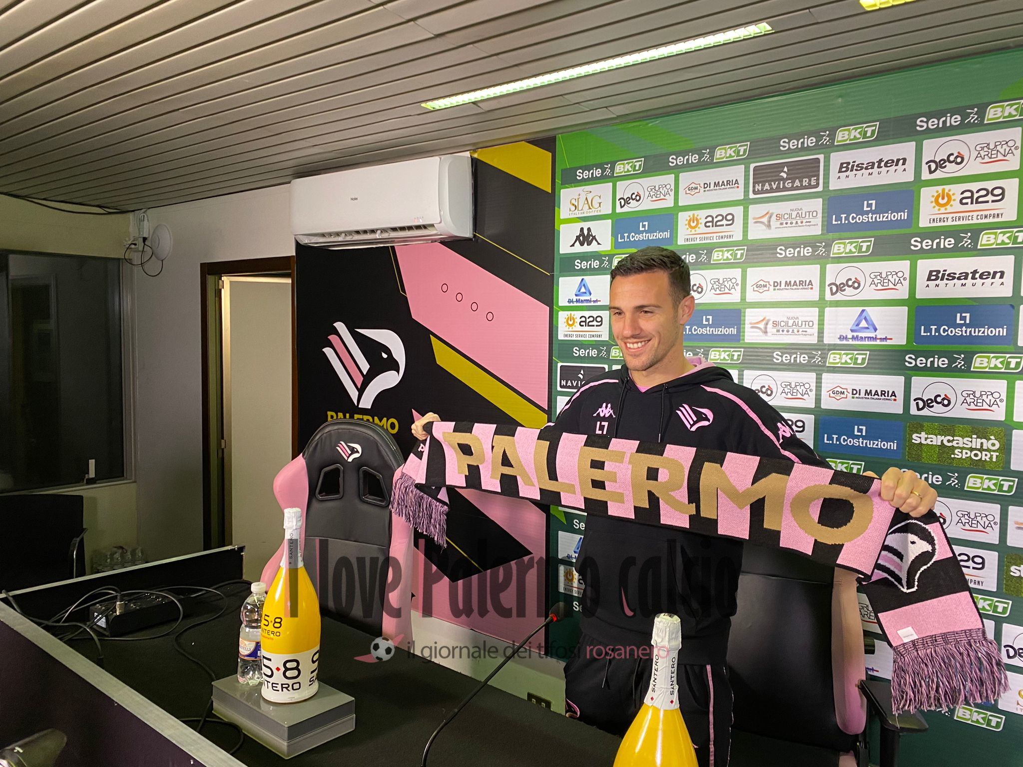 51558f3a-0f5b-40ac-bb44-b7ce85418384