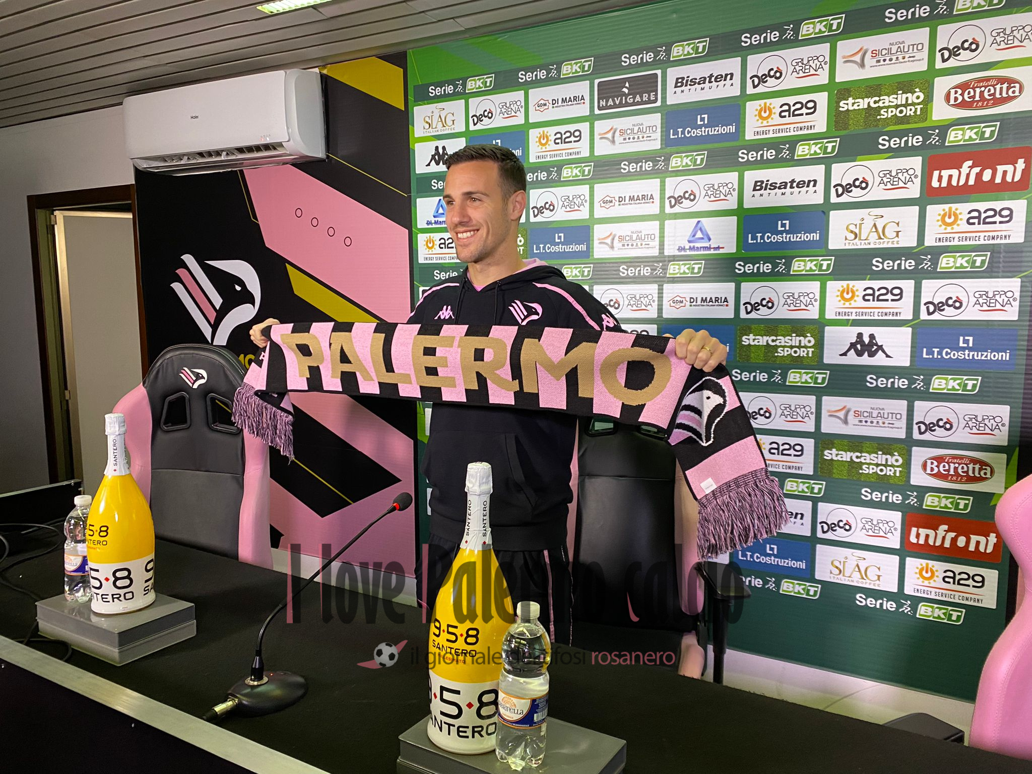 f777c395-a2f5-486c-ae5b-a221f9142058