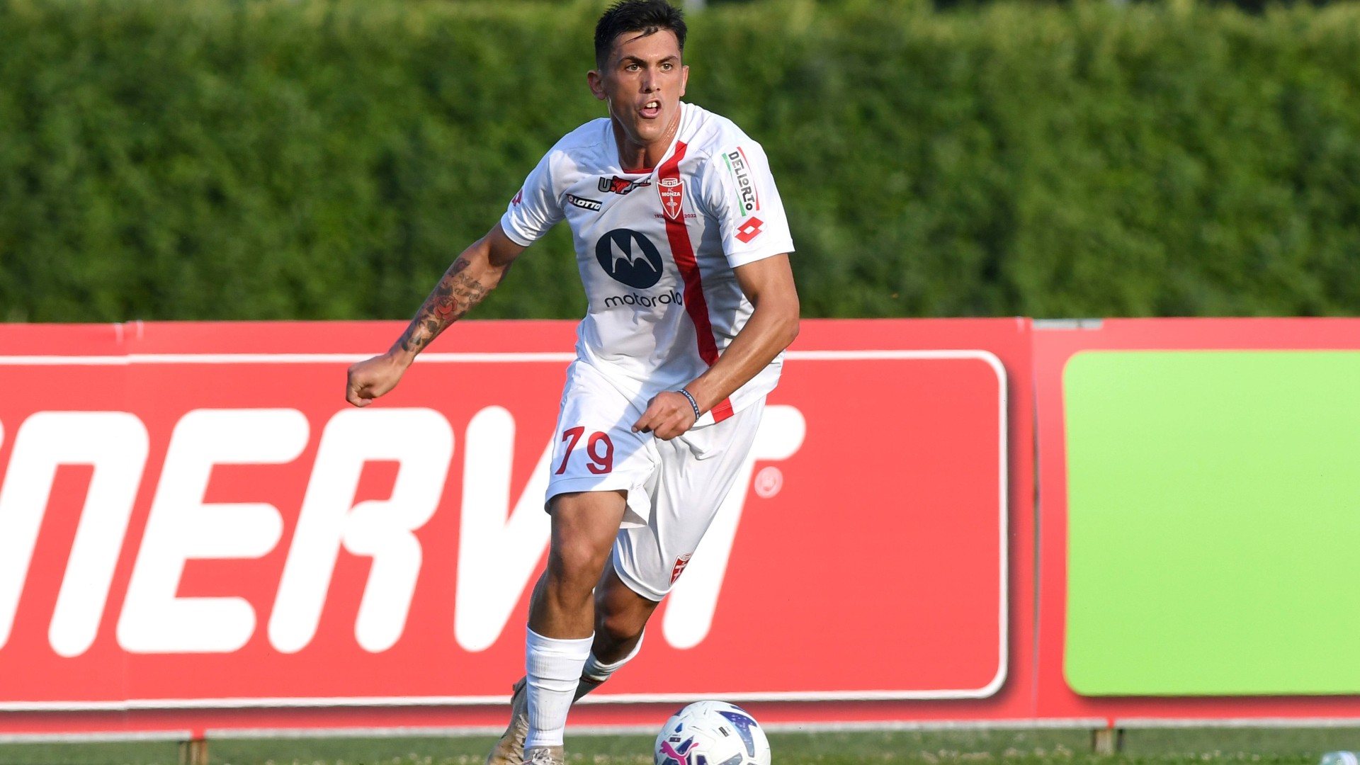 salvatore-molina-centrocampista-del-monza-in-serie-a-tim_h8hpy6b5o7uy1qxr5vxi72a38