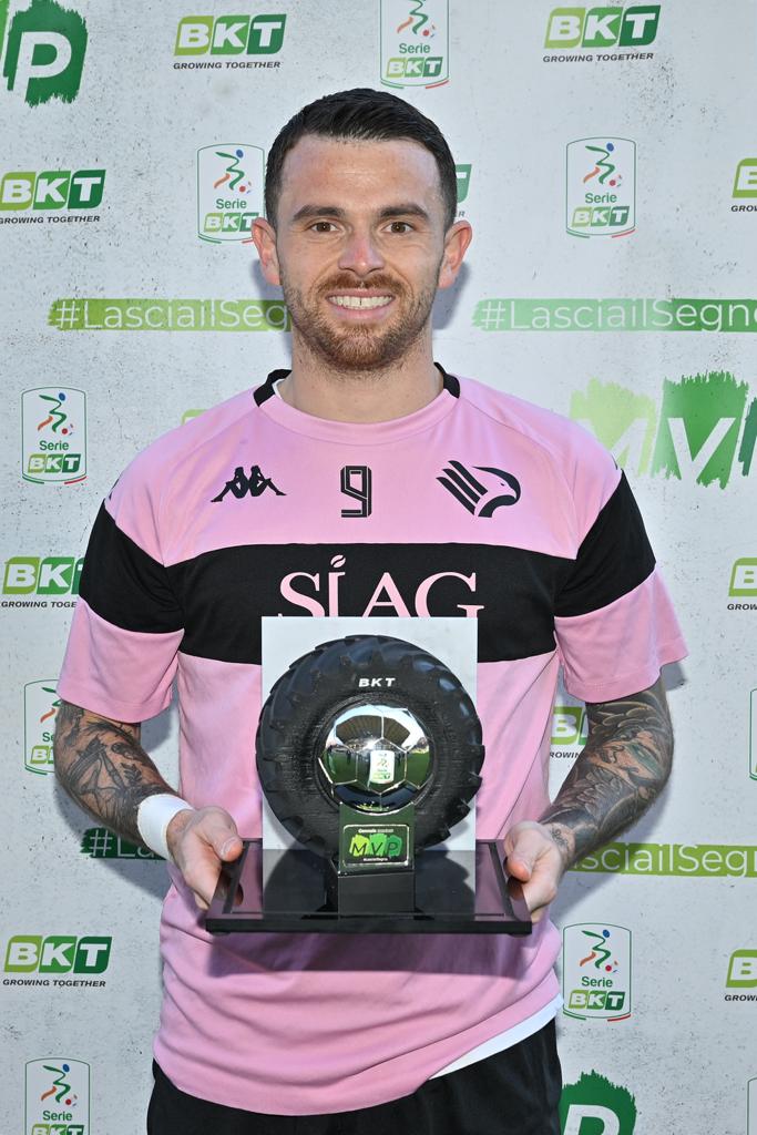 0b8e4d4d-1605-4e52-bfee-8bfb212a0949