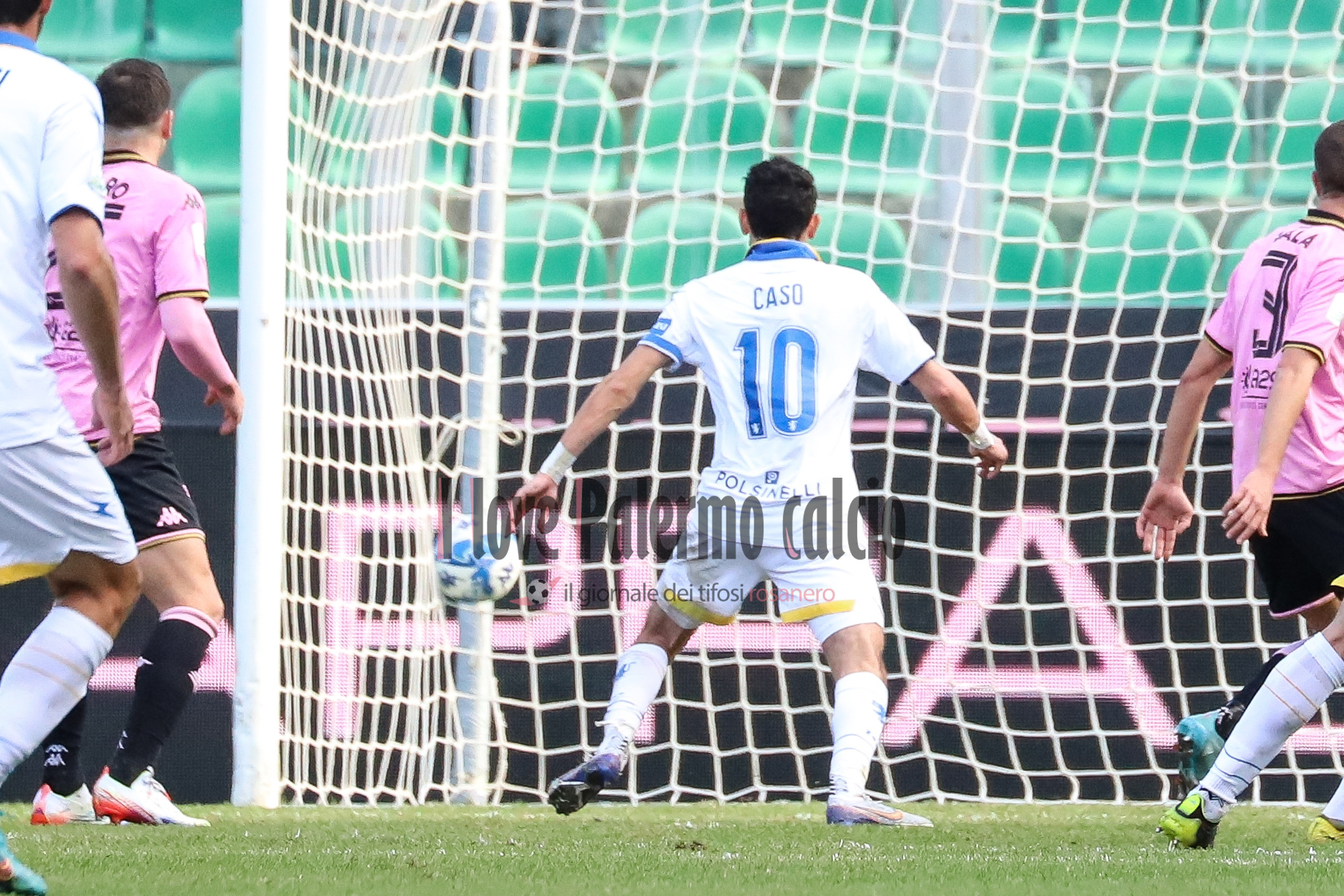 palermo frosinone 1-1 serie b (133) caso