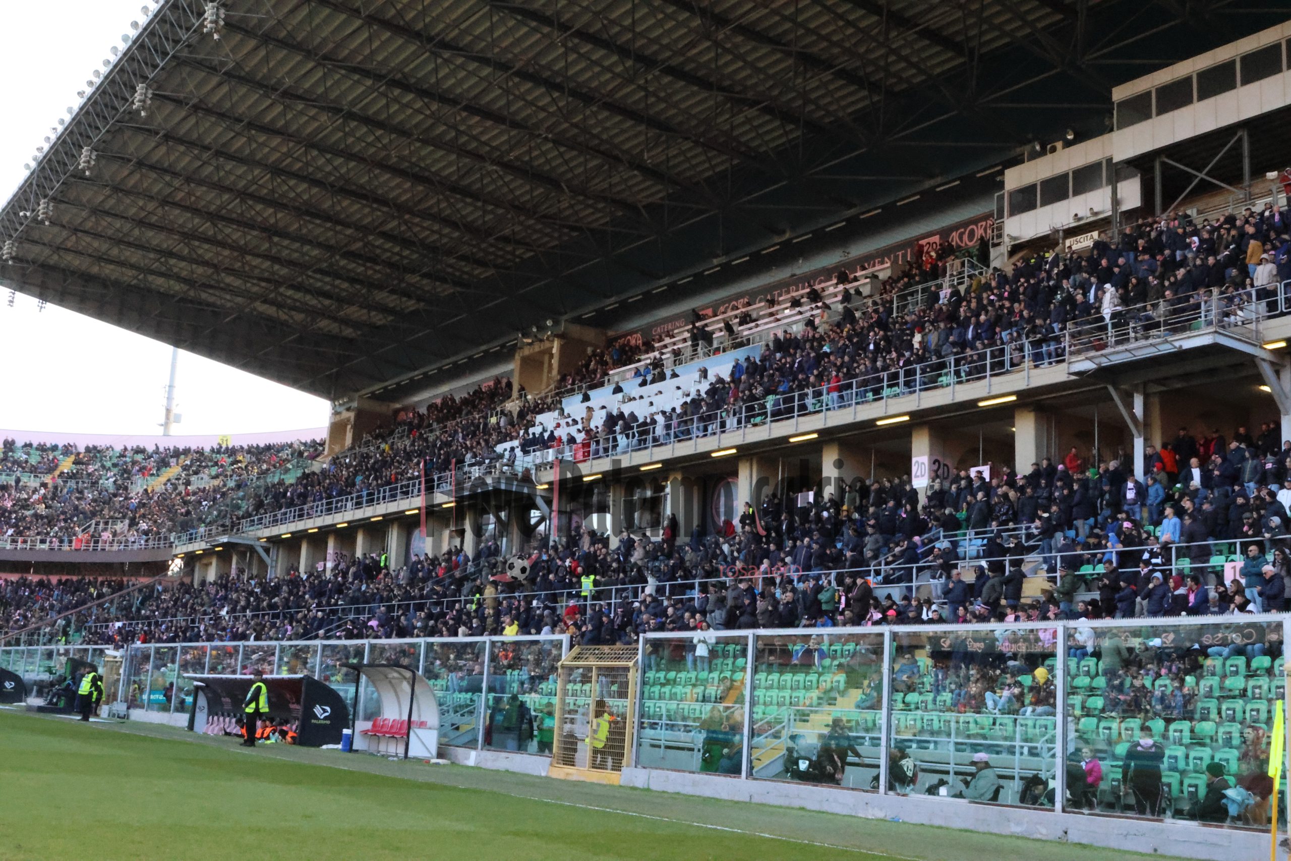 palermo frosinone 1-1 serie b (2) renzo barbera tribuna