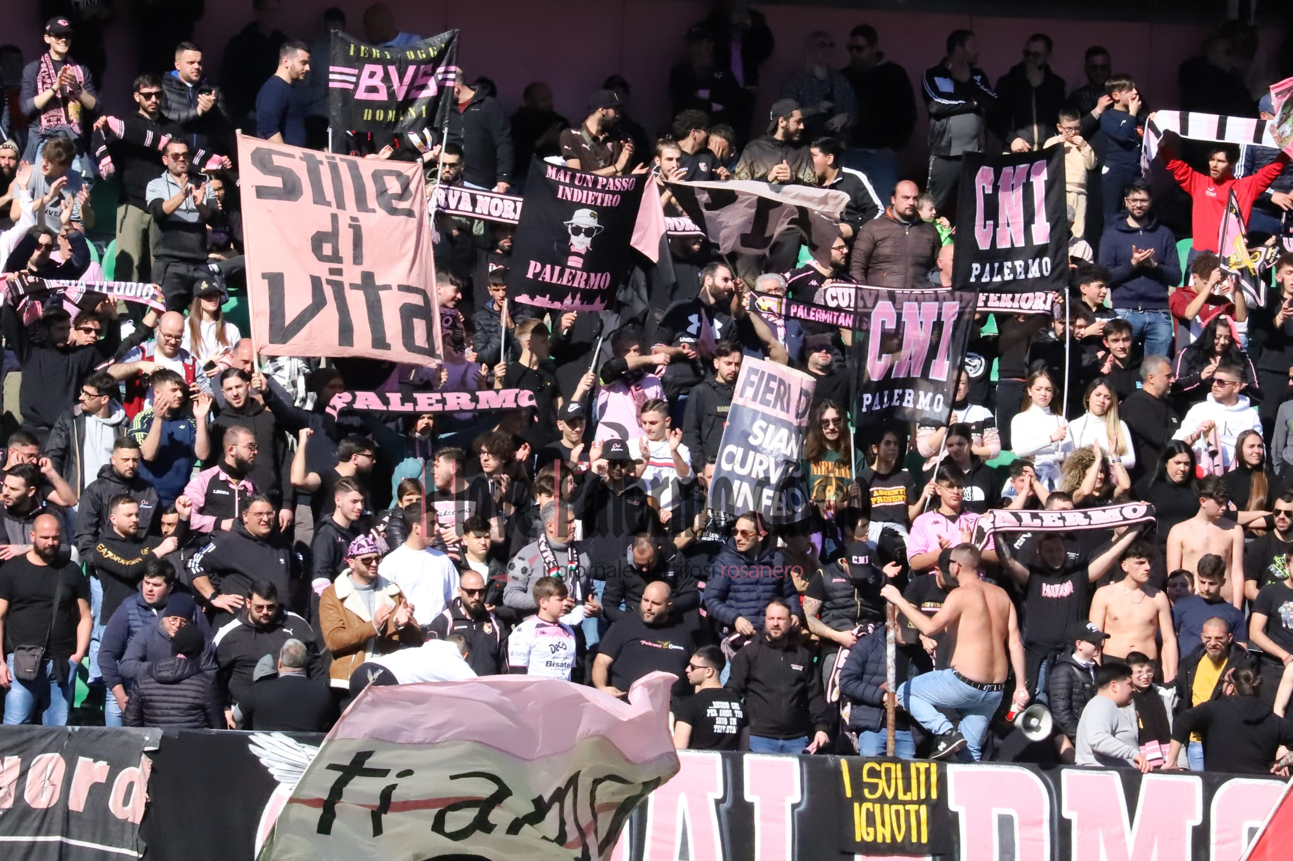 palermo frosinone 1-1 serie b (43) tifosi nord inferiore