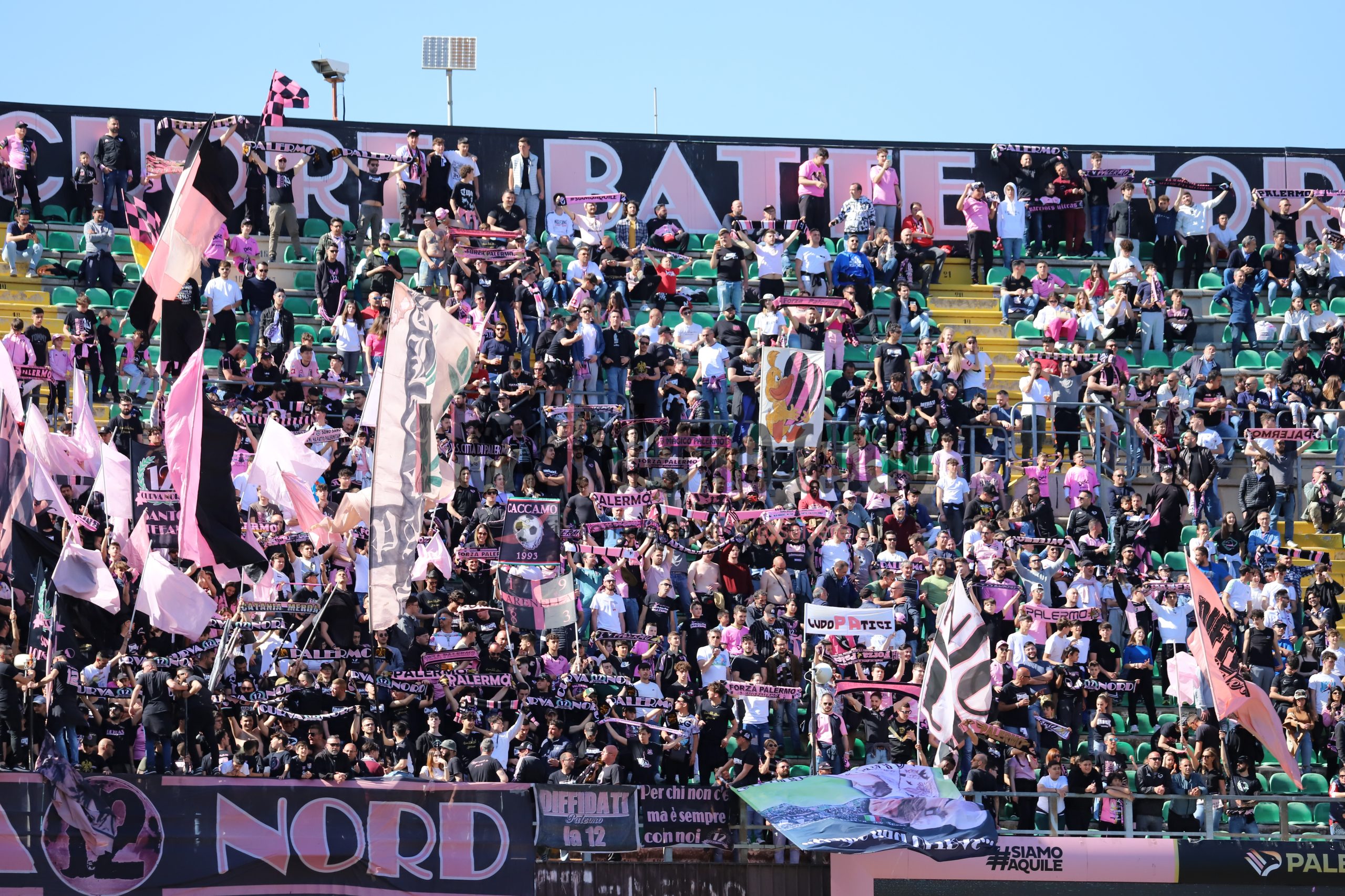 Palermo-Benevento Serie B 1-1 (97) tifosi nord superiore