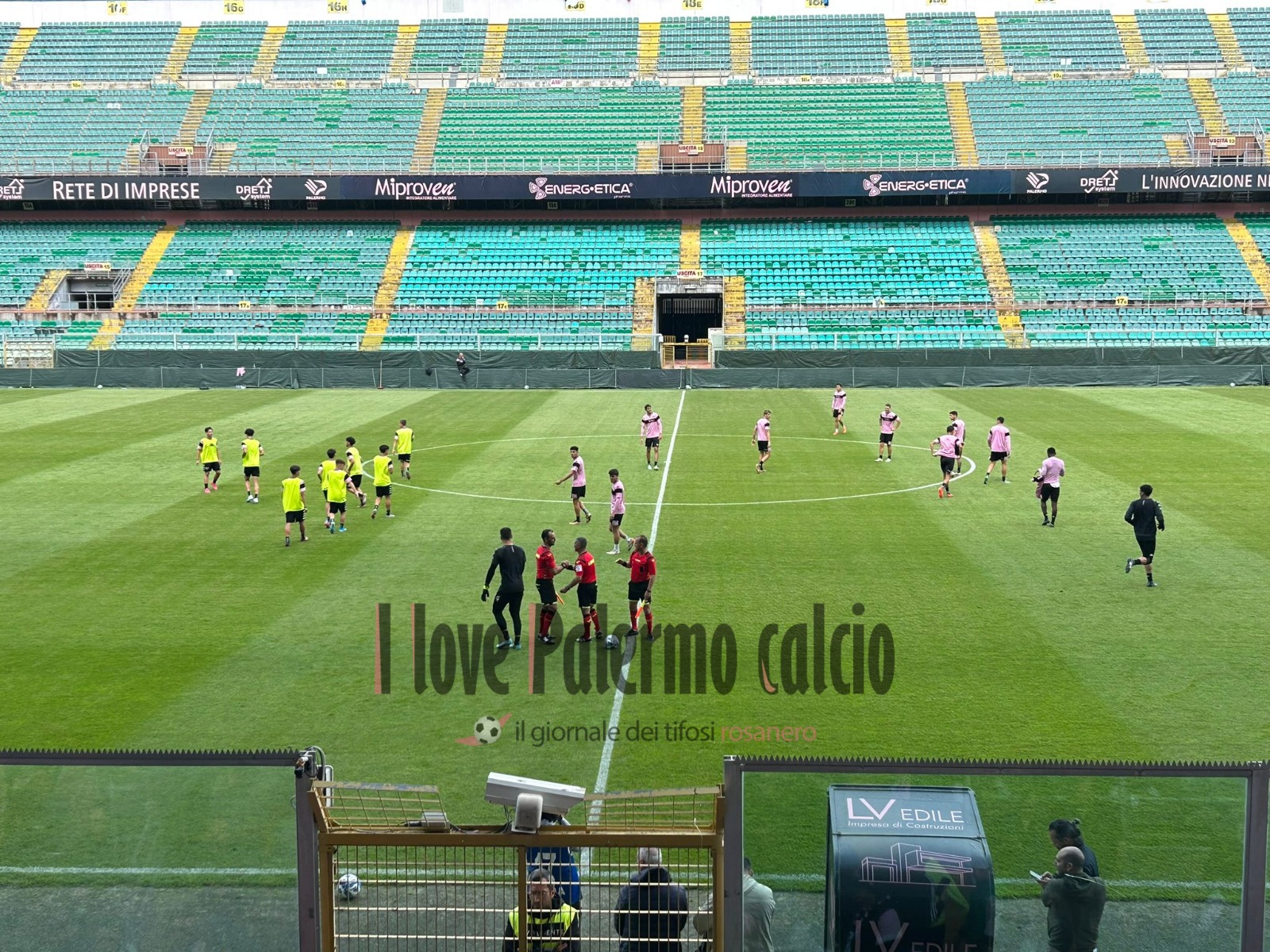 8c9d6f55-0418-4fc5-b382-5214c6cd84ac