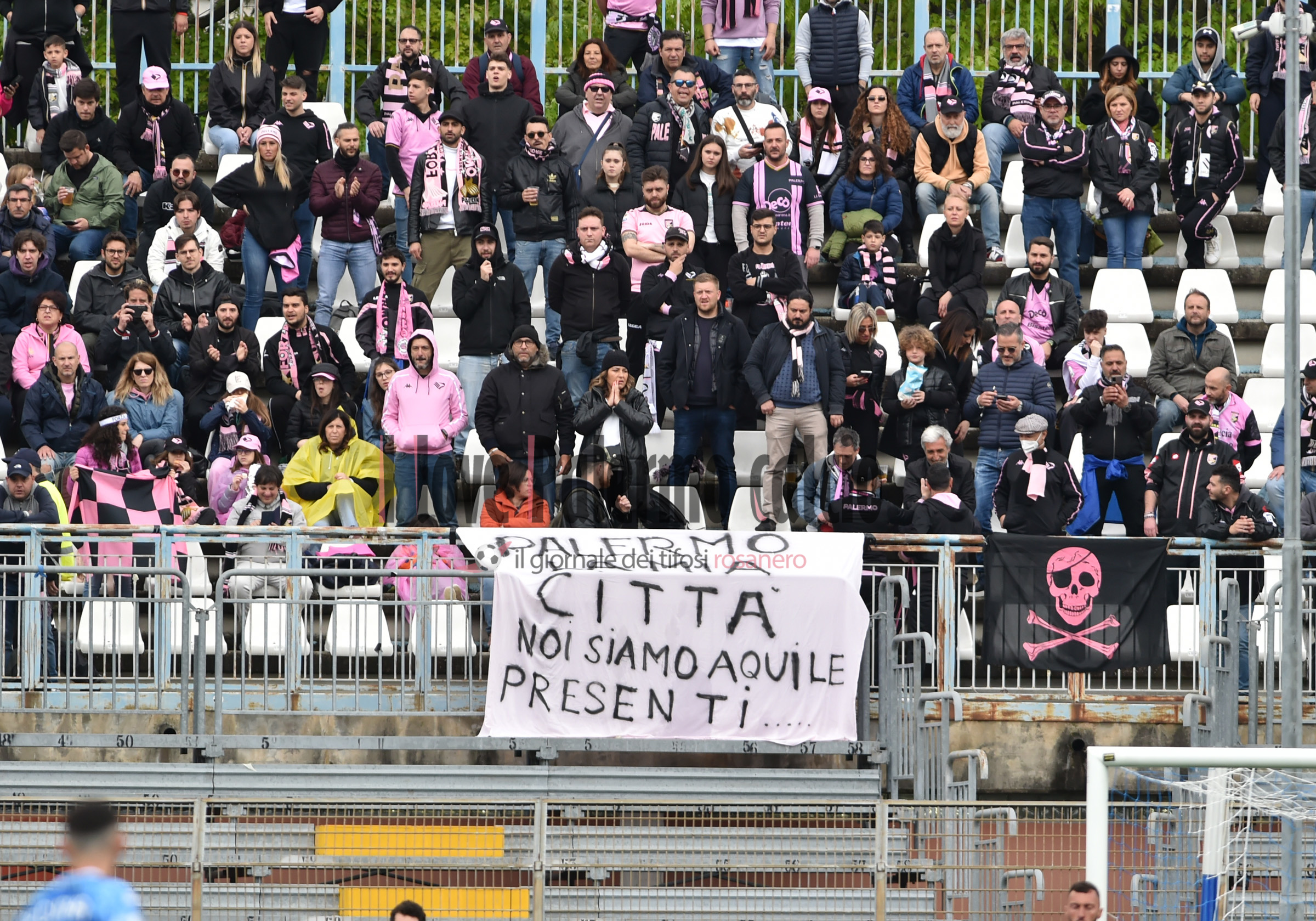 XXX COMO 1907 - PALERMO CAMPIONATO 2022-23 CALCIO SERIE B FOTO CUSA 01-05-2023 tifosi