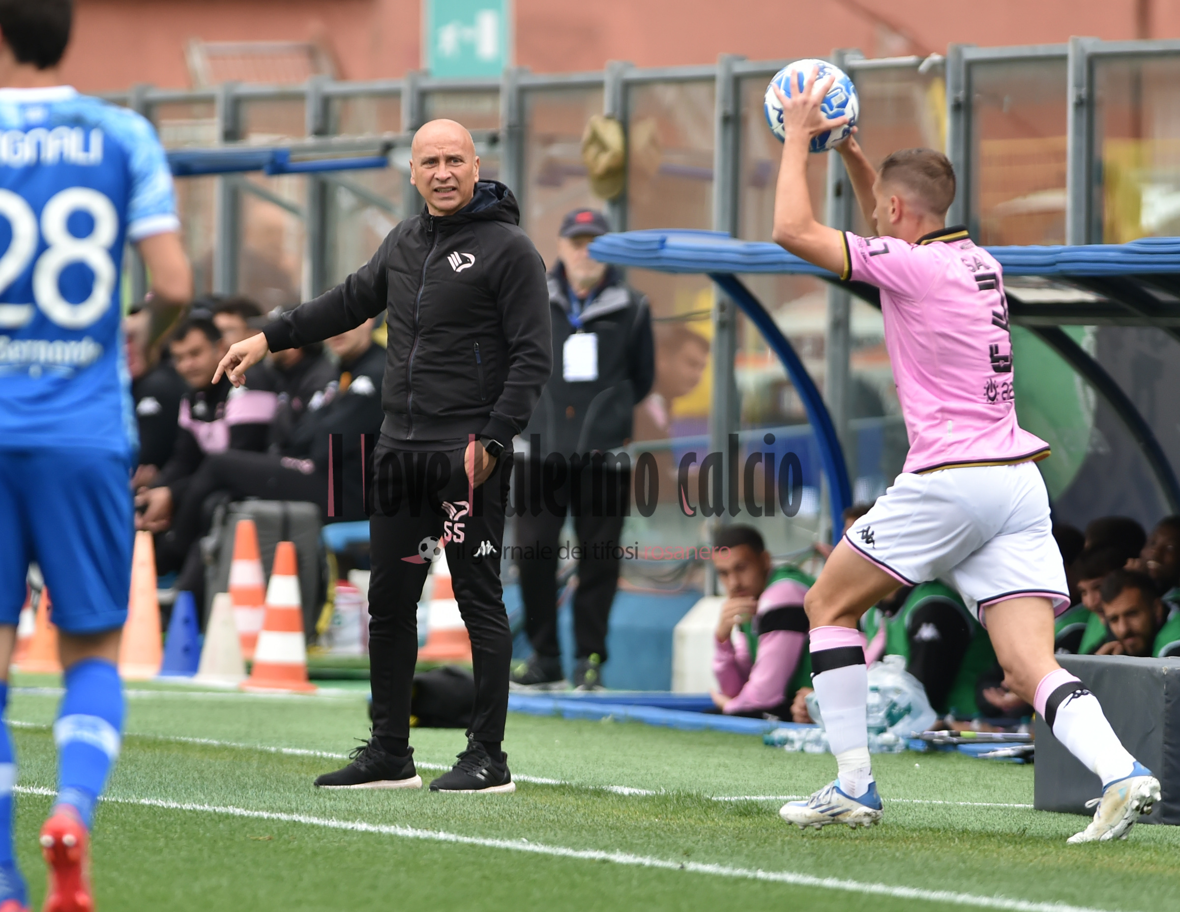 XXX COMO 1907 - PALERMO CAMPIONATO 2022-23 CALCIO SERIE B FOTO CUSA 01-05-2023 sala corini
