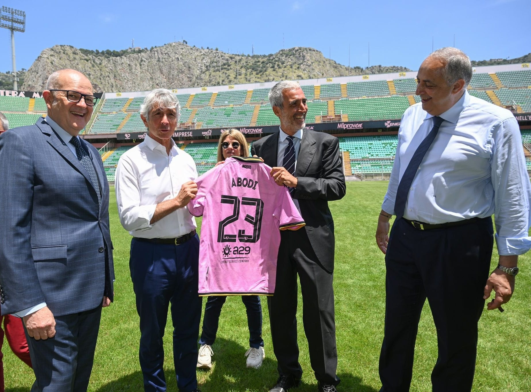 075e1a71-07c5-451b-a39b-bfaf8d5c5cce