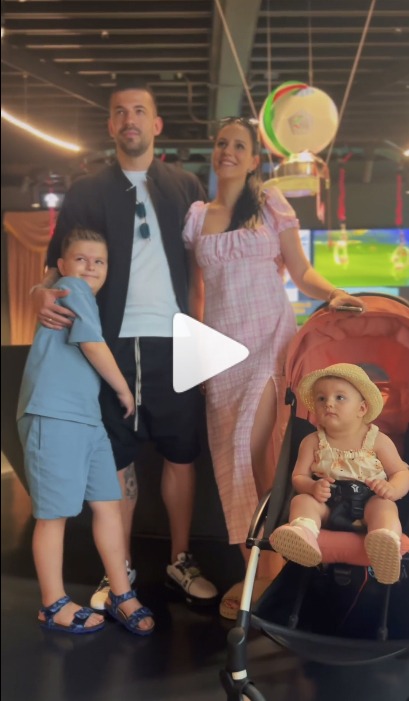 1b0cfeda-bafd-49f3-bb0c-79e48b182309