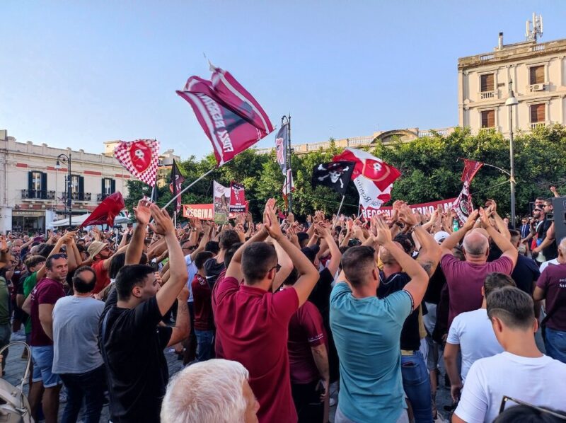 Reggina-tifosi-duomo-800x598