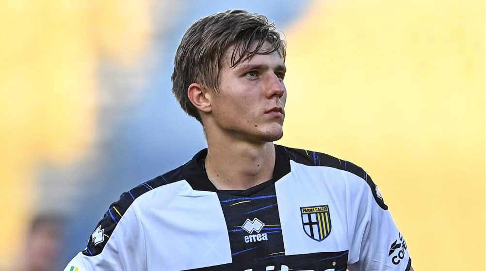 adrian-benedyczak-parma-1637223746-74949