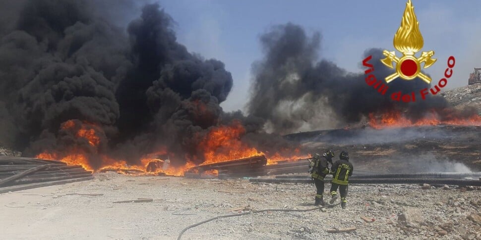 incendi-sicilia-970x485-1690305135