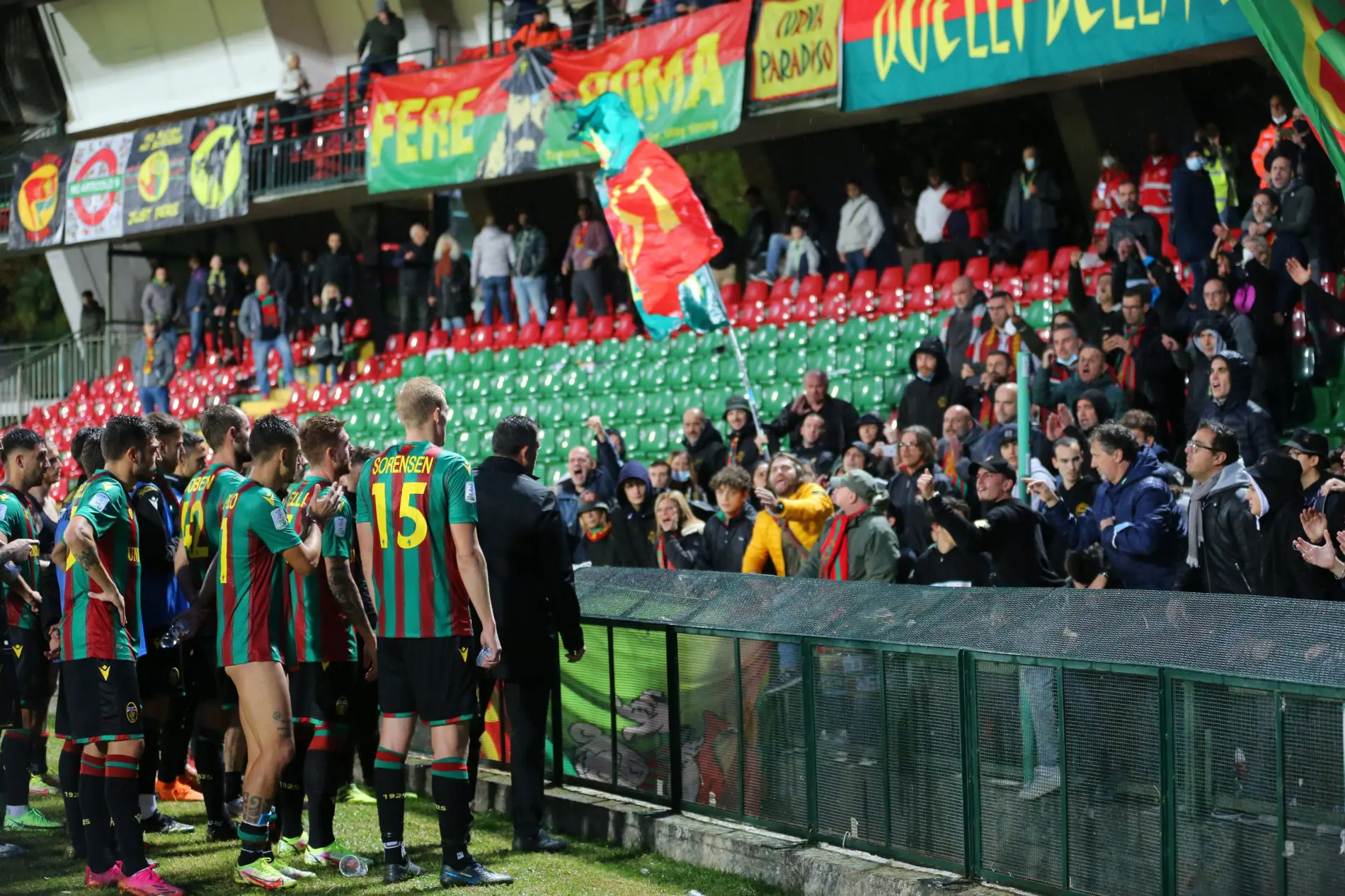 it00l53u0dhspt1mdappavluui_2021-11-01_1804110_ternana-calcio-vs-como-1907-206