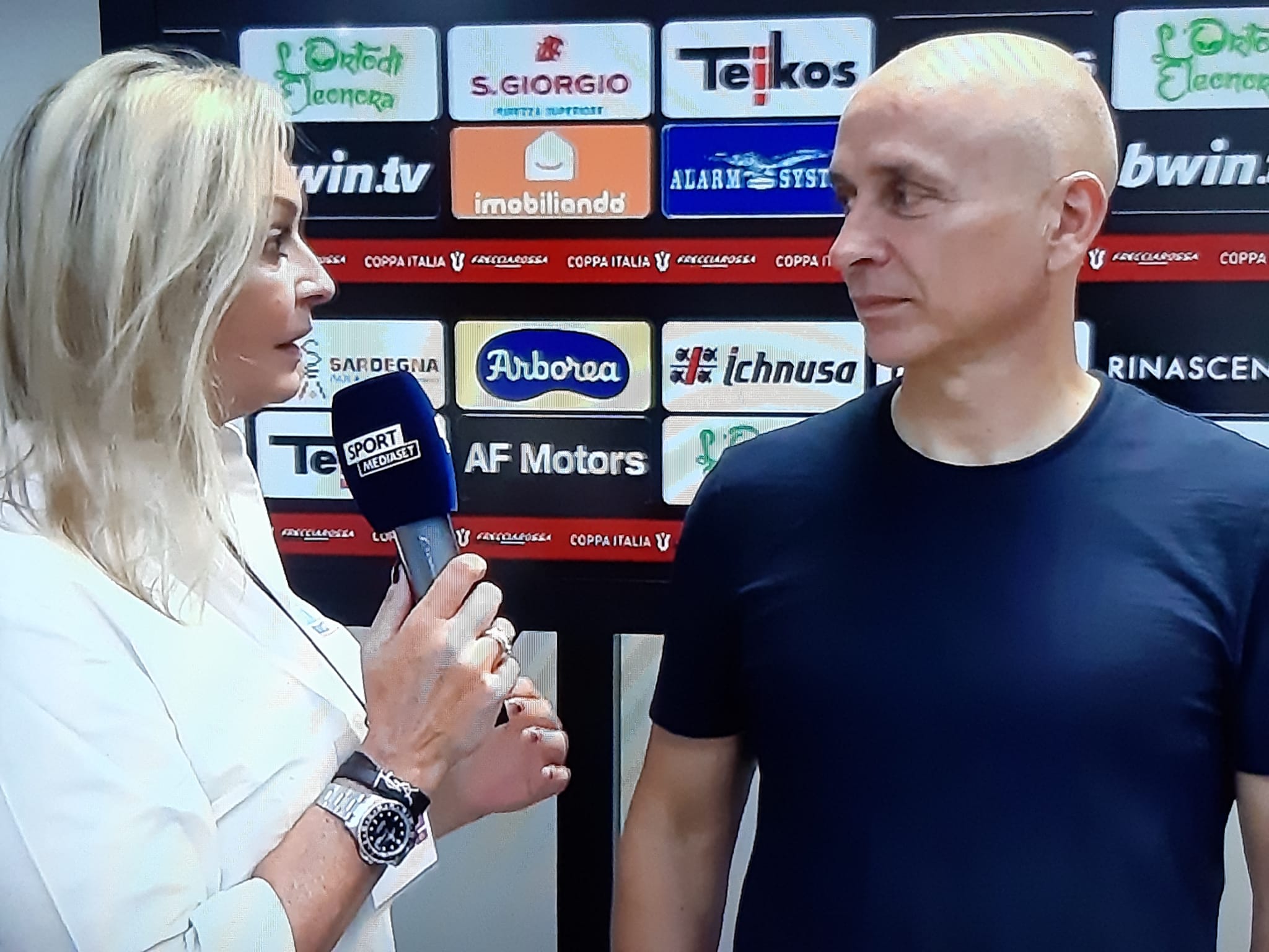 ad71c519-d2c3-4dbe-9aaf-986f2f16855a