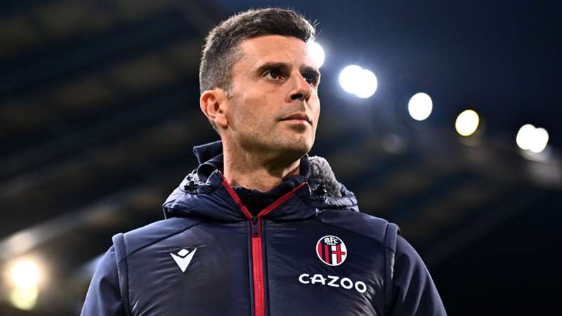 thiago-motta-allenatore-del-bologna-serie-a-2022_1al1tzhko6zx21a9by798tcd84