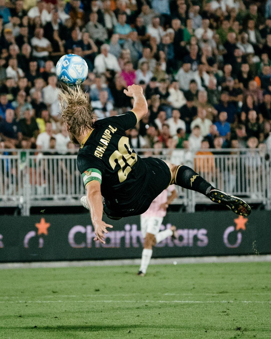 3f0ece53-efaa-4053-bf3c-3e6b285bbc3a