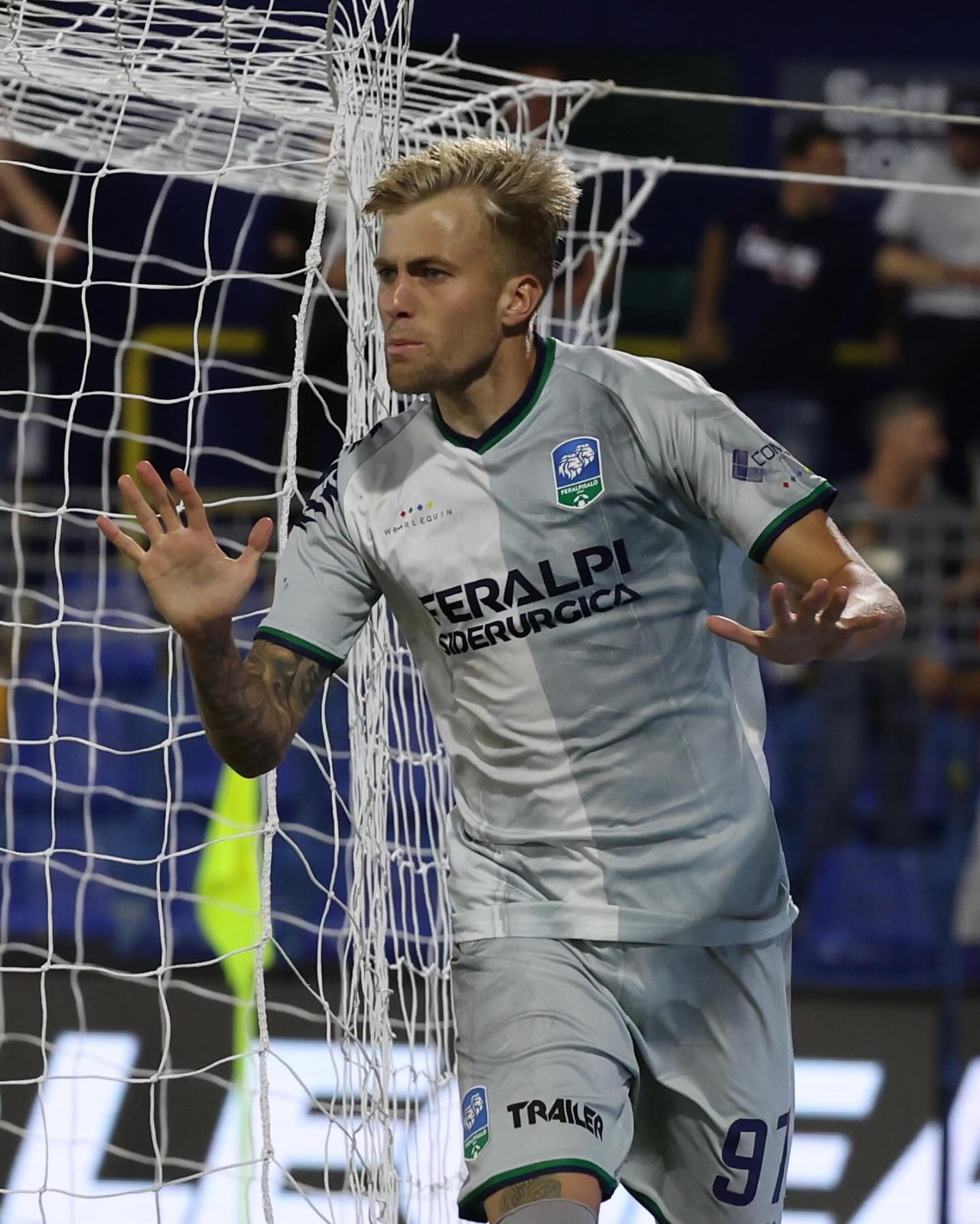 40b773a6-6bb1-4b31-9cbd-534ddb6e6397 (1)