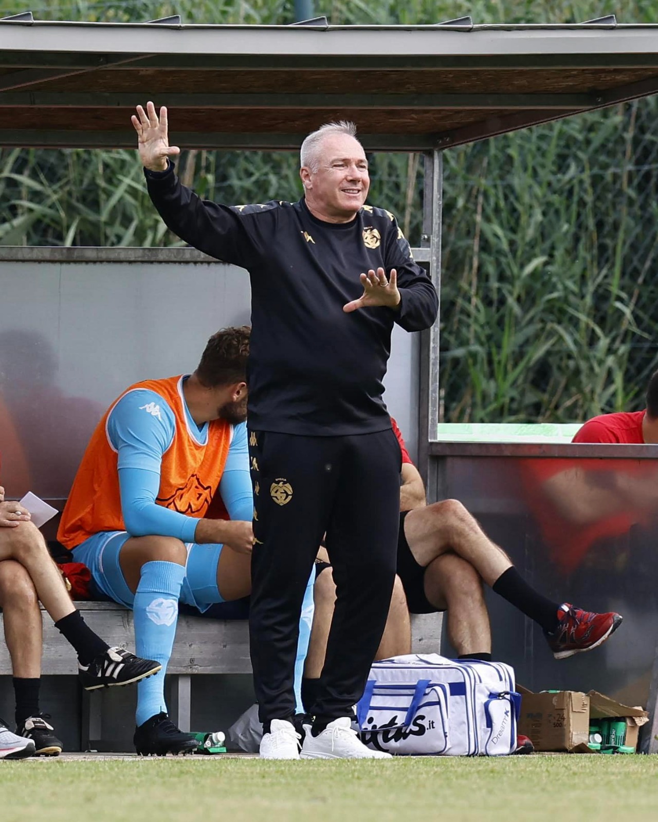 75bc420f-b3a9-4c2c-bf90-d4a7289dfc7c