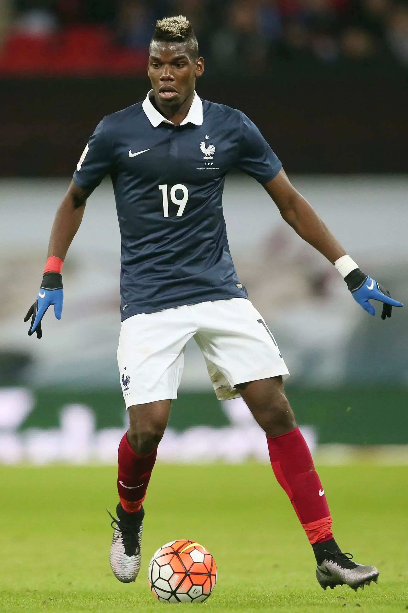 pogba-azione-francia-novembre-2015-ifa