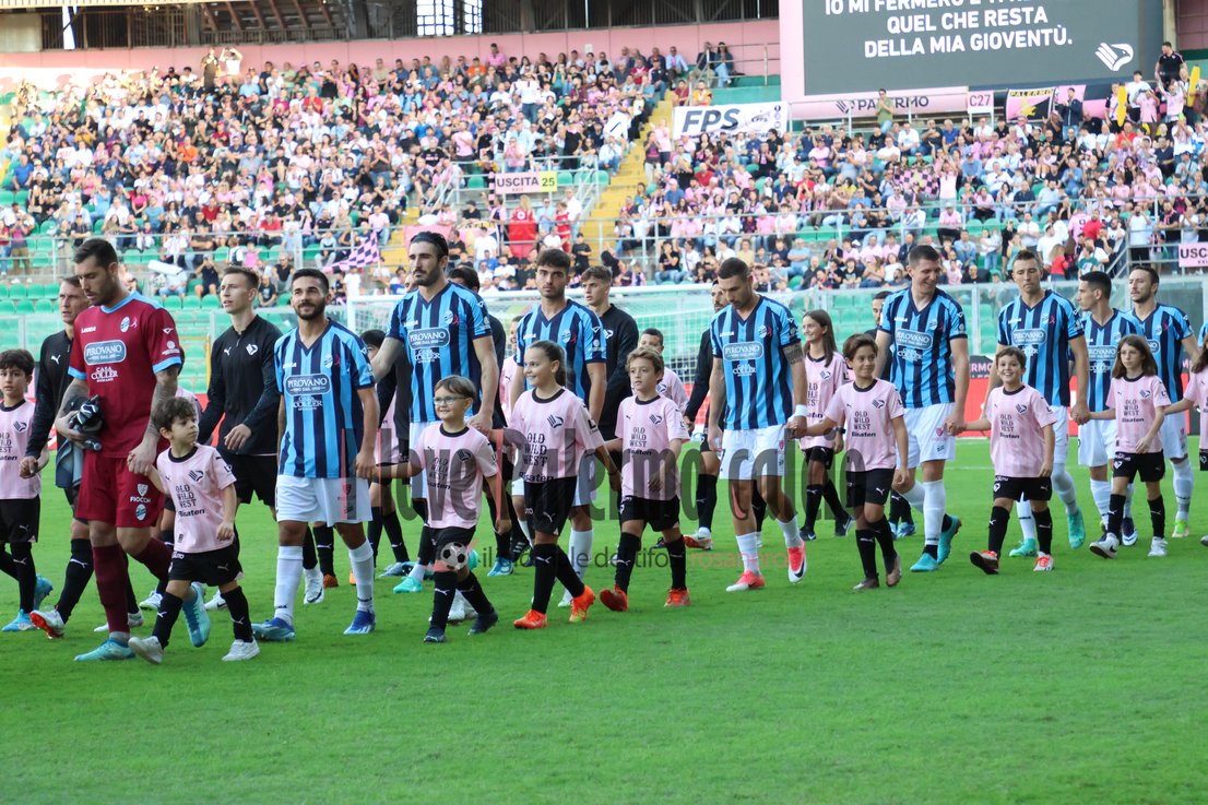 palermo lecco 1-2 (17) squadre in campo