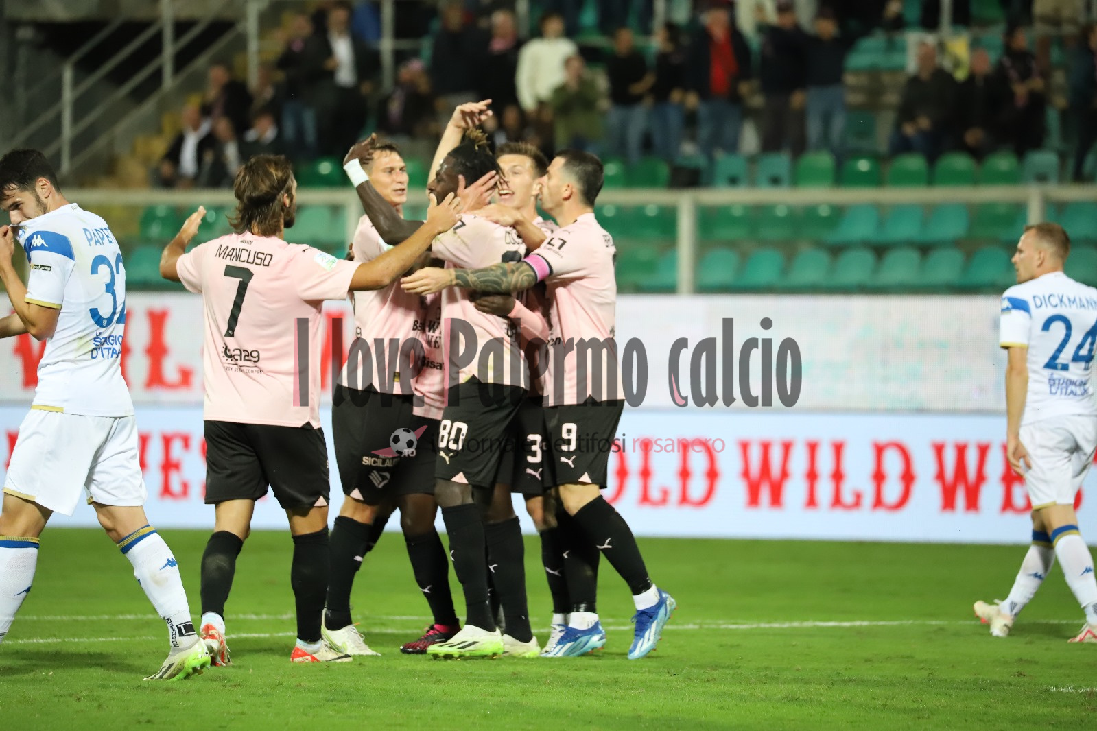 palermo brescia primo tempo (13) Coulibaly esulta squadra