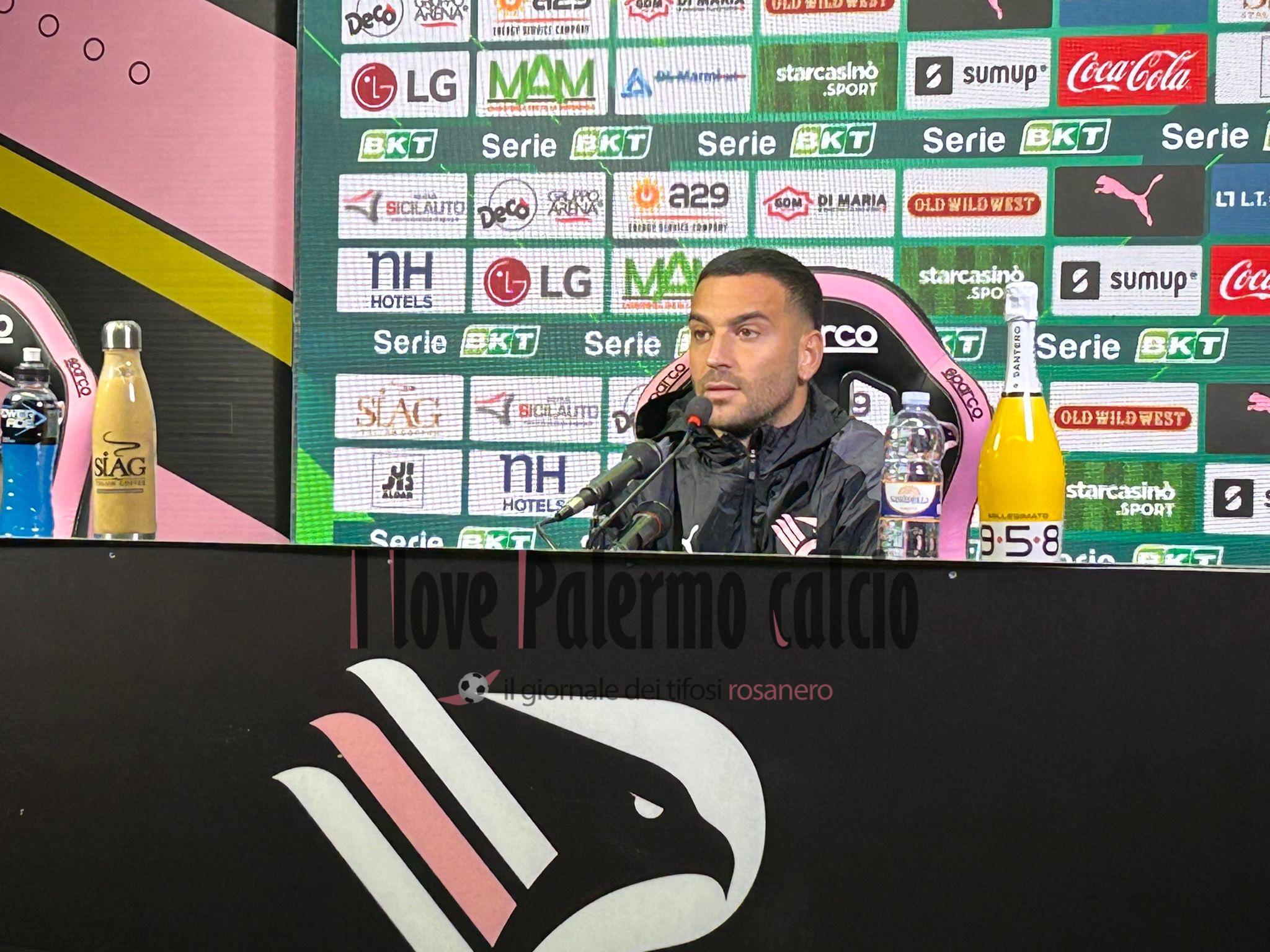 21c45ec9-30b5-40b7-82f6-ce3616044a0d