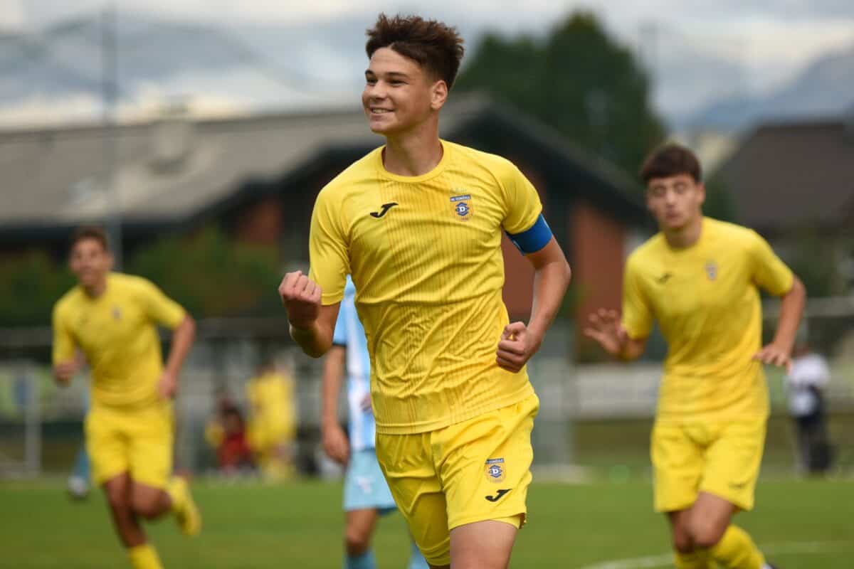 300993635_10226030419054517_1725094176621877565_n-1200x800