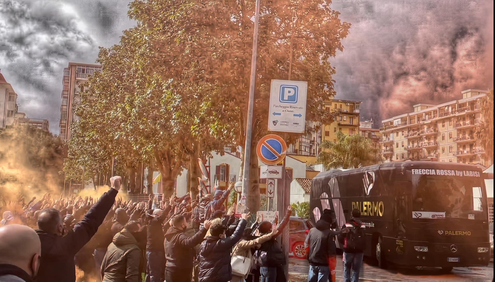 406493094_906096477683229_3527345399140461535_n