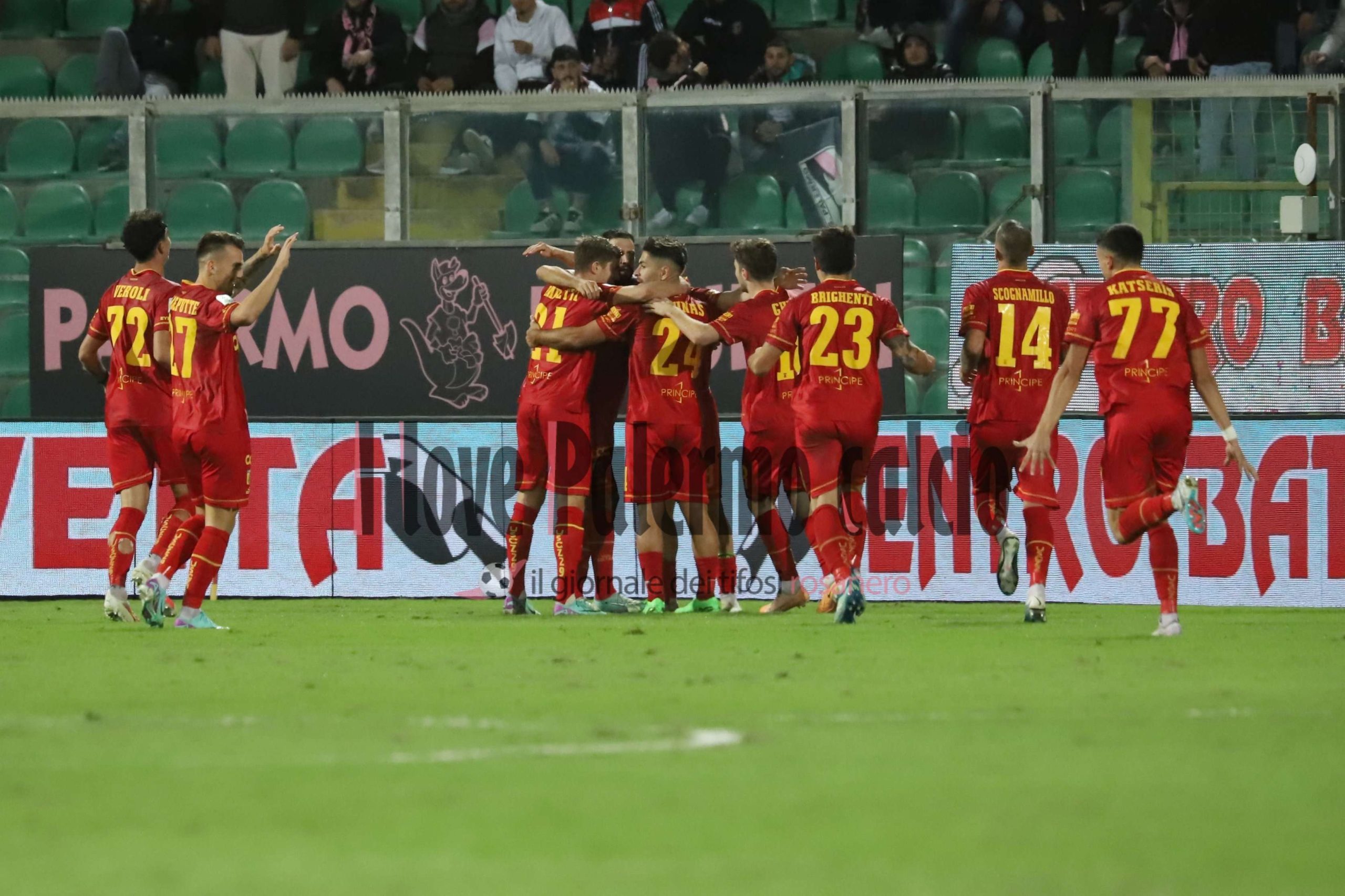 palermo catanzaro (89) squadra esulta