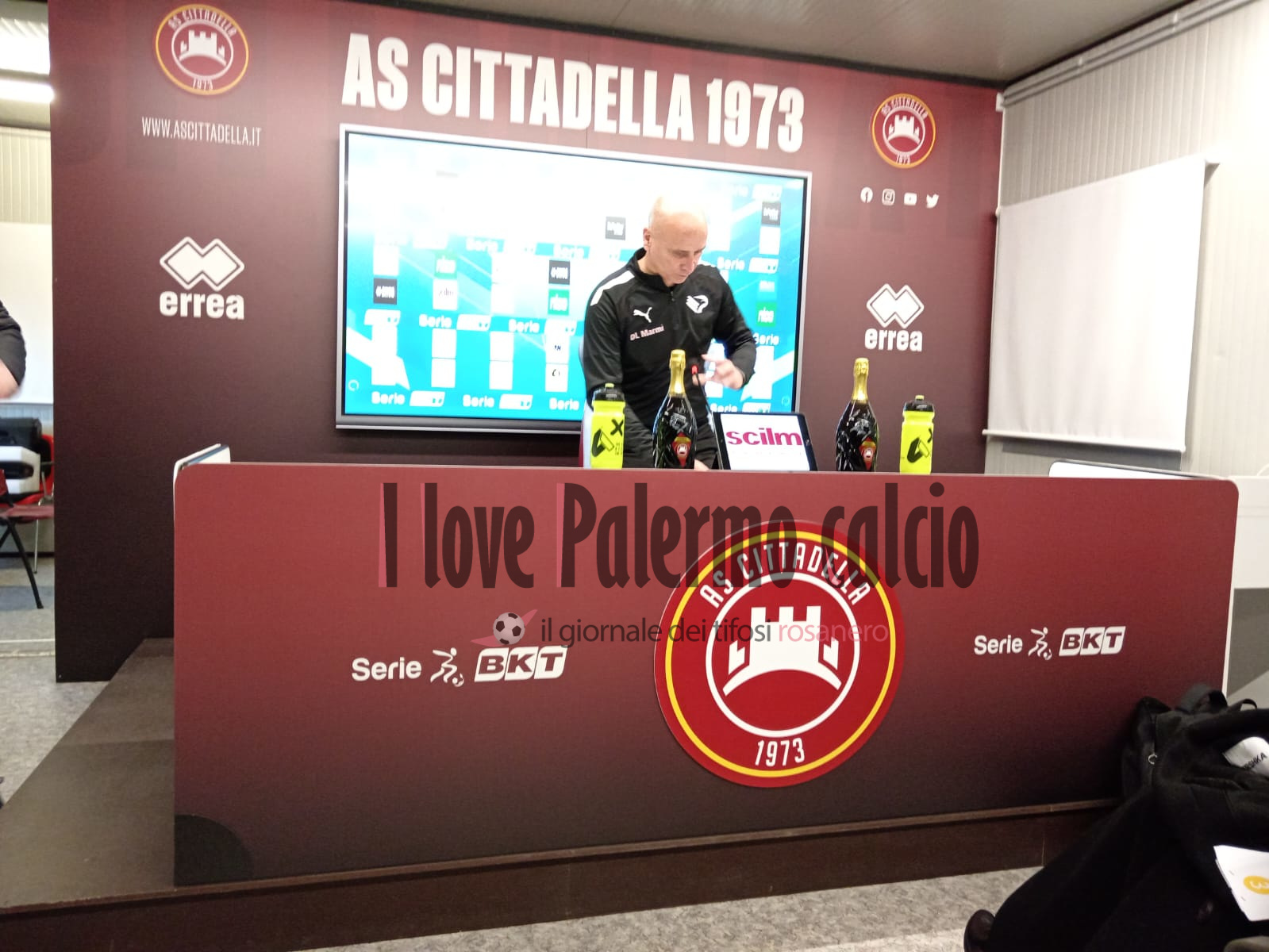 56a0d7de-3418-4065-afb6-6a407b5b2f96