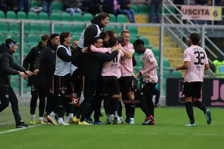 palermo modena 1-0 (7) gol squadra esulta segre ceccaroni
