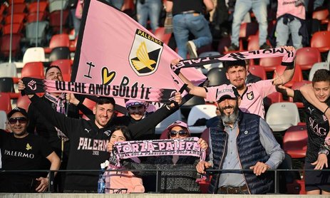 some shots of the rosanero fans present at the “Druso” (PHOTO)