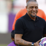 Roberto Carlos operato d’urgenza al cuore dopo un infarto: “Ora sto bene”