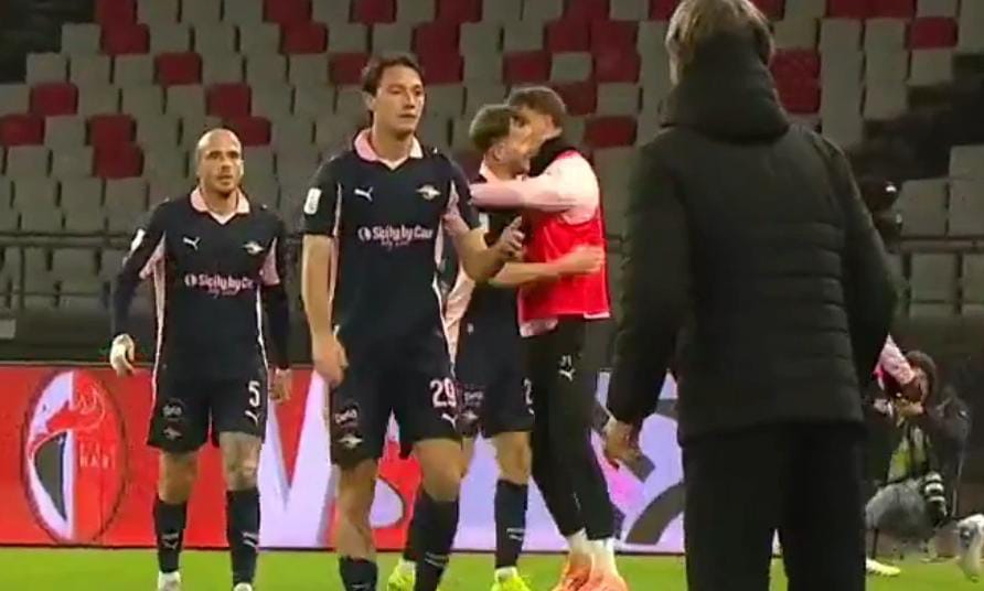 fbef3aed-aefa-4d26-874d-01112ba51590