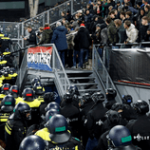 Europa League, Utrecht–Genk: caos nel settore ospiti, calcio d’inizio posticipato di un’ora