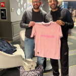 Champions League, Aleesami riceve la maglia del Palermo prima dell’impresa a San Siro
