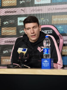 ad4a4fe3-46f6-490f-ac2c-e8396b3efe31