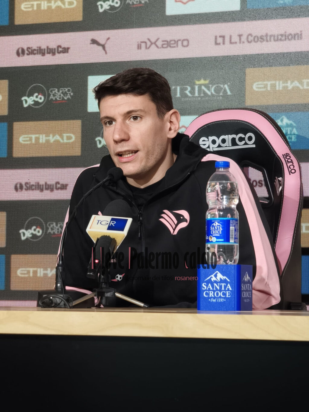 b527f677-7135-42c7-a57d-6ea9eea5c9ab