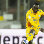 Serie B: il Frosinone non sbaglia, batte 2-1 il Bari e vola a +4 dal Palermo. La classifica live