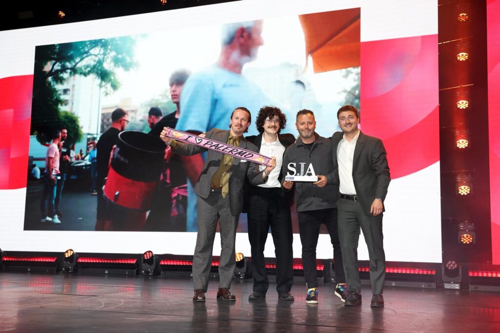 1a00cdb3-a4f5-40bf-b926-9ee4d89c37ae