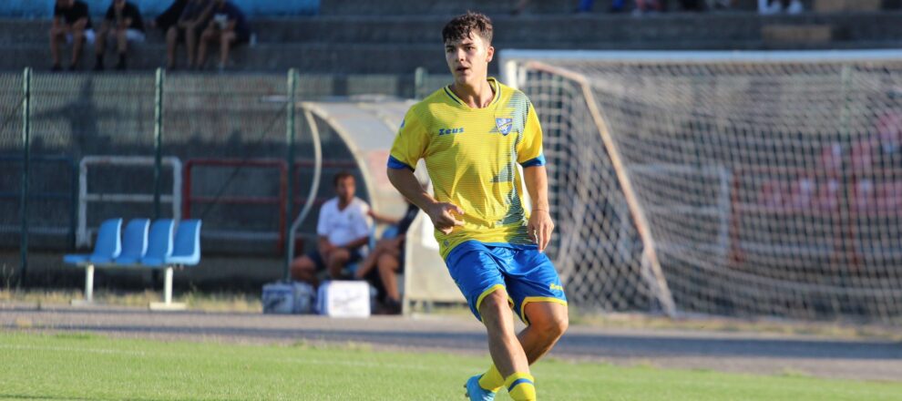 4f05965b-f846-40cc-9675-748bf591484d-990x440