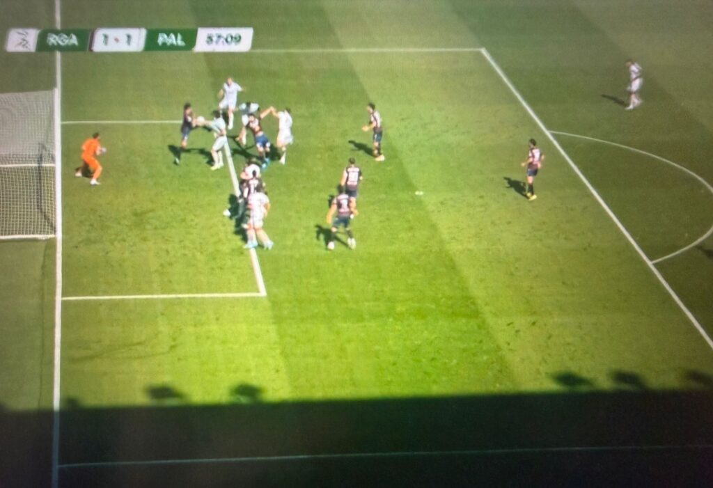 f3370642-1d2e-400a-80a8-e6a7b67b6665