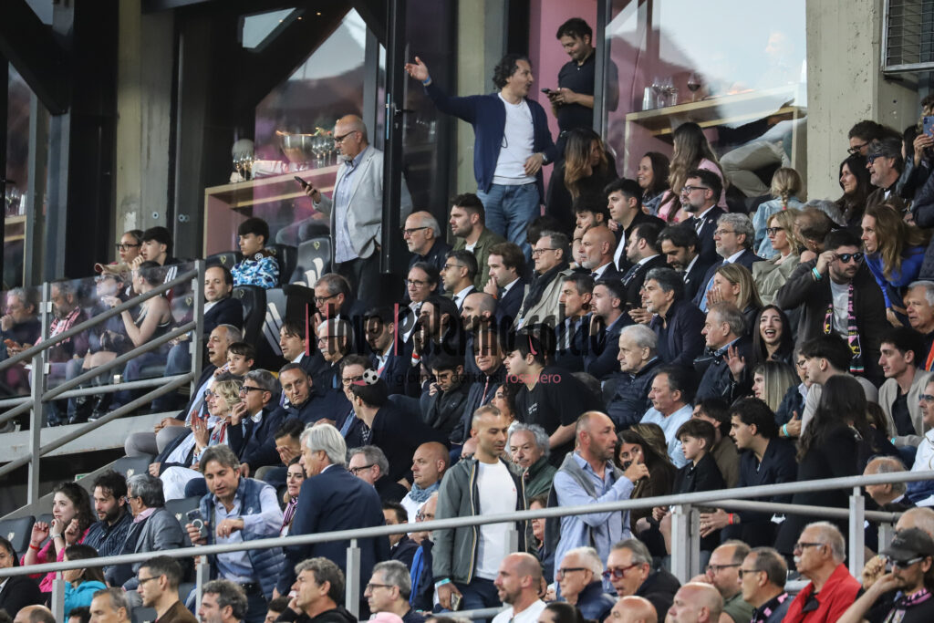 Palermo Catanzaro 2-0 Logo Play (145) tifosi