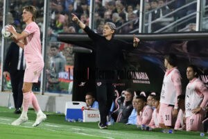 Palermo Catanzaro 2-0 Logo Play (37)