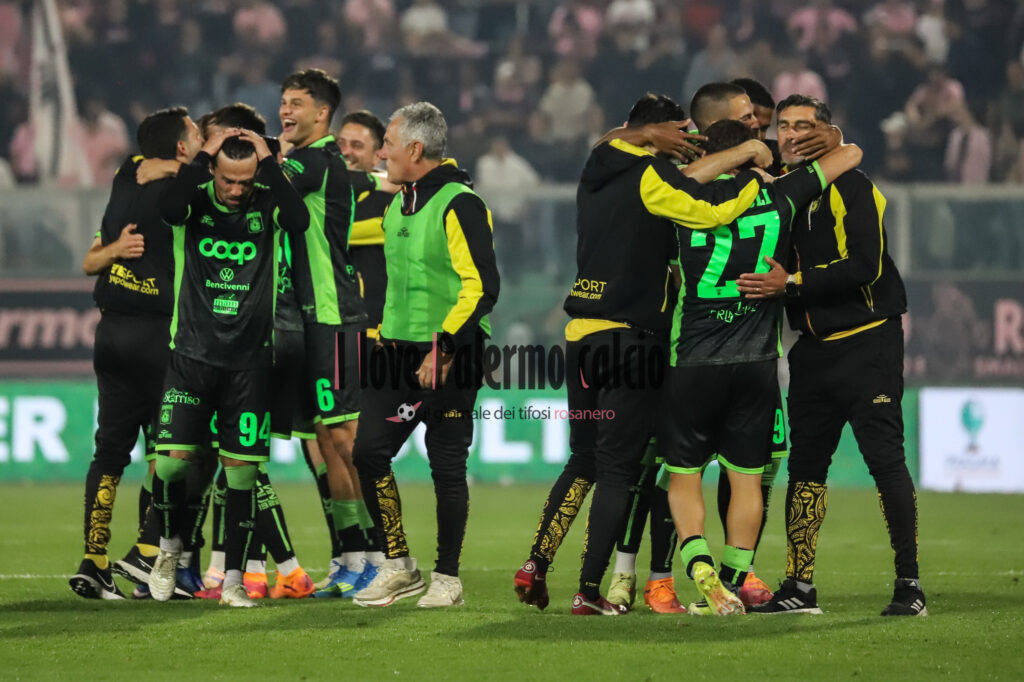 Palermo Catanzaro 2-0 Logo Play (84) di francesco favasuli