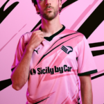 Palermo, svelata la nuova maglia Home 2026/27: torna il nero nel concept “Marked in Black”